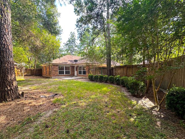 126 N Willow Point Circle, The Woodlands, TX 77382
