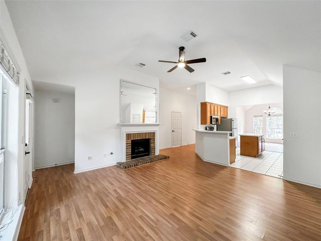 126 N Willow Point Circle, The Woodlands, TX 77382