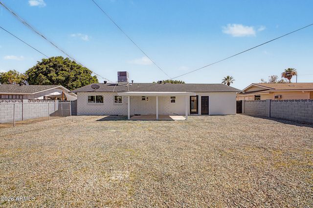 8450 E WINDSOR Avenue, Scottsdale, AZ 85257