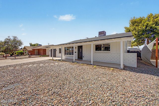 8450 E WINDSOR Avenue, Scottsdale, AZ 85257