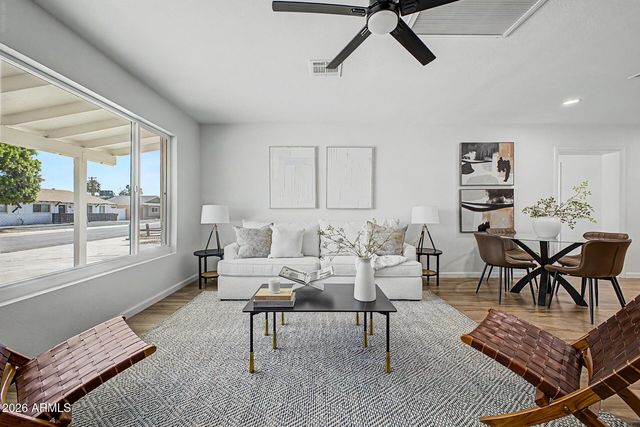 8450 E WINDSOR Avenue, Scottsdale, AZ 85257