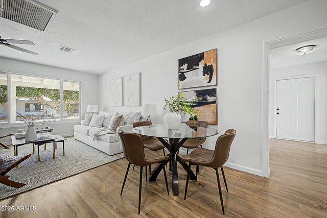 8450 E WINDSOR Avenue, Scottsdale, AZ 85257