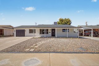 8450 E WINDSOR Avenue, Scottsdale, AZ 85257