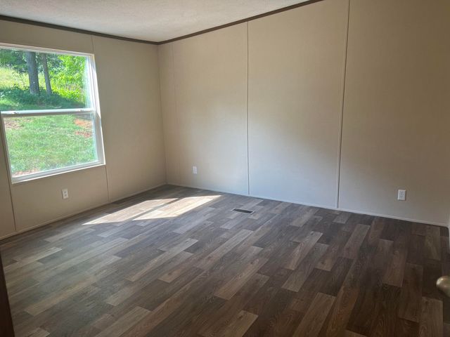 3525 Nicopolis DR, Bedford, VA 24523