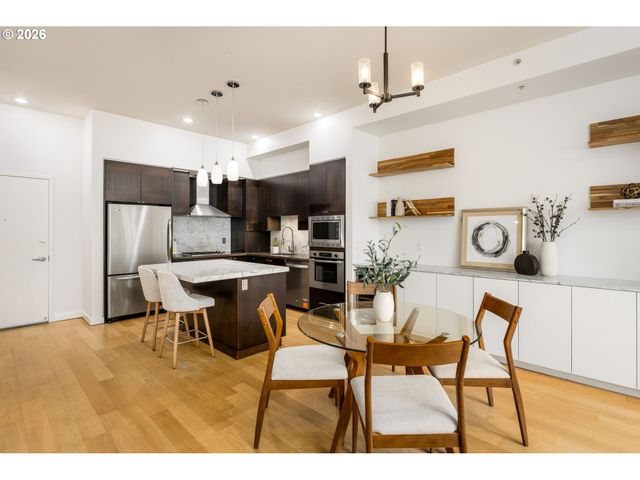 1930 S RIVER Dr 103, Portland, OR 97201