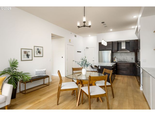 1930 S RIVER Dr 103, Portland, OR 97201