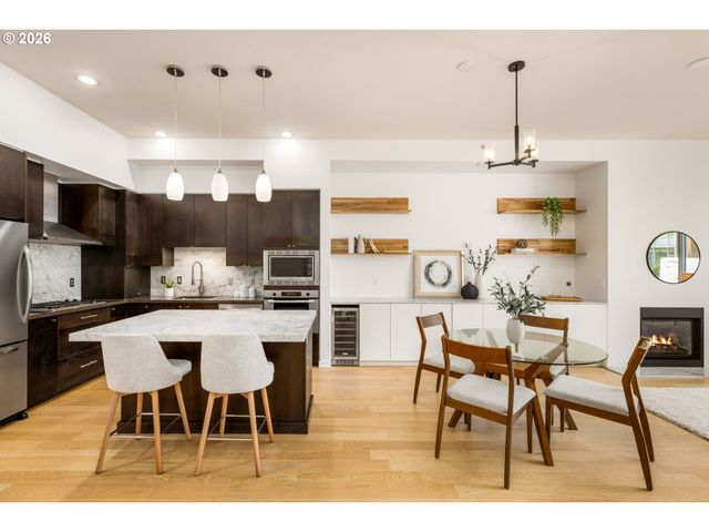 1930 S RIVER Dr 103, Portland, OR 97201