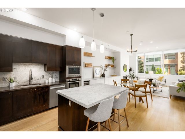 1930 S RIVER Dr 103, Portland, OR 97201