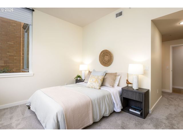 1930 S RIVER Dr 103, Portland, OR 97201
