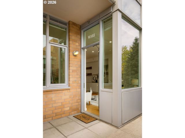 1930 S RIVER Dr 103, Portland, OR 97201
