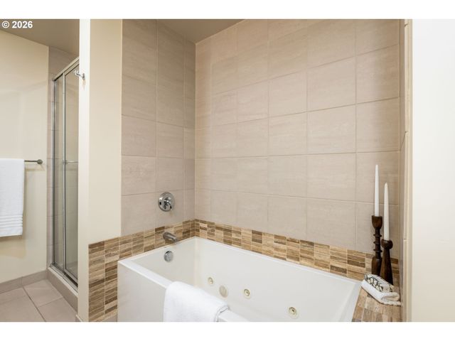 1930 S RIVER Dr 103, Portland, OR 97201