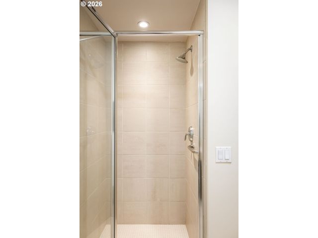 1930 S RIVER Dr 103, Portland, OR 97201