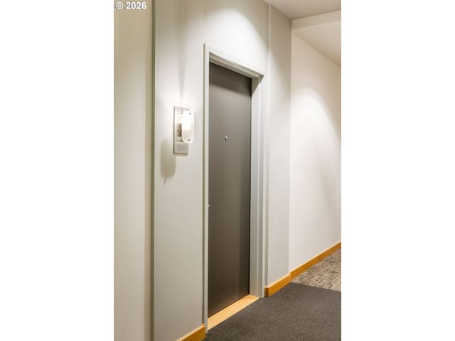 1930 S RIVER Dr 103, Portland, OR 97201