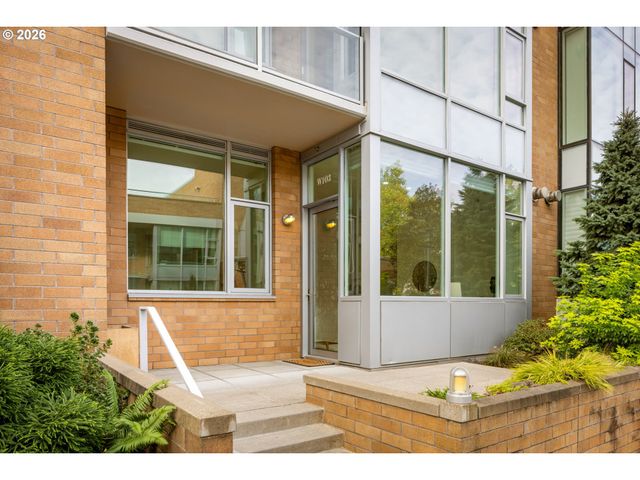 1930 S RIVER Dr 103, Portland, OR 97201