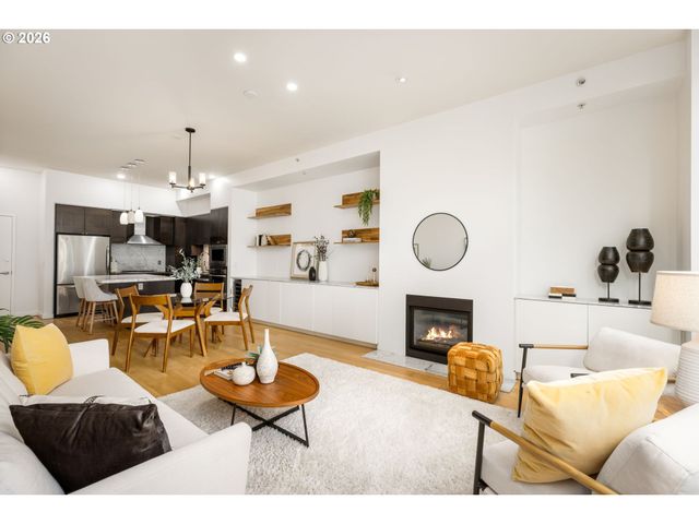 1930 S RIVER Dr 103, Portland, OR 97201