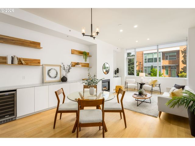 1930 S RIVER Dr 103, Portland, OR 97201