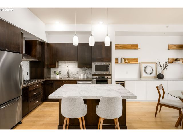 1930 S RIVER Dr 103, Portland, OR 97201