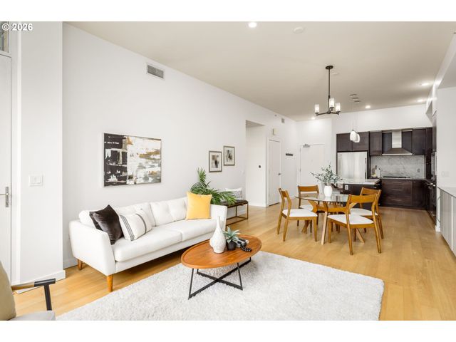 1930 S RIVER Dr 103, Portland, OR 97201