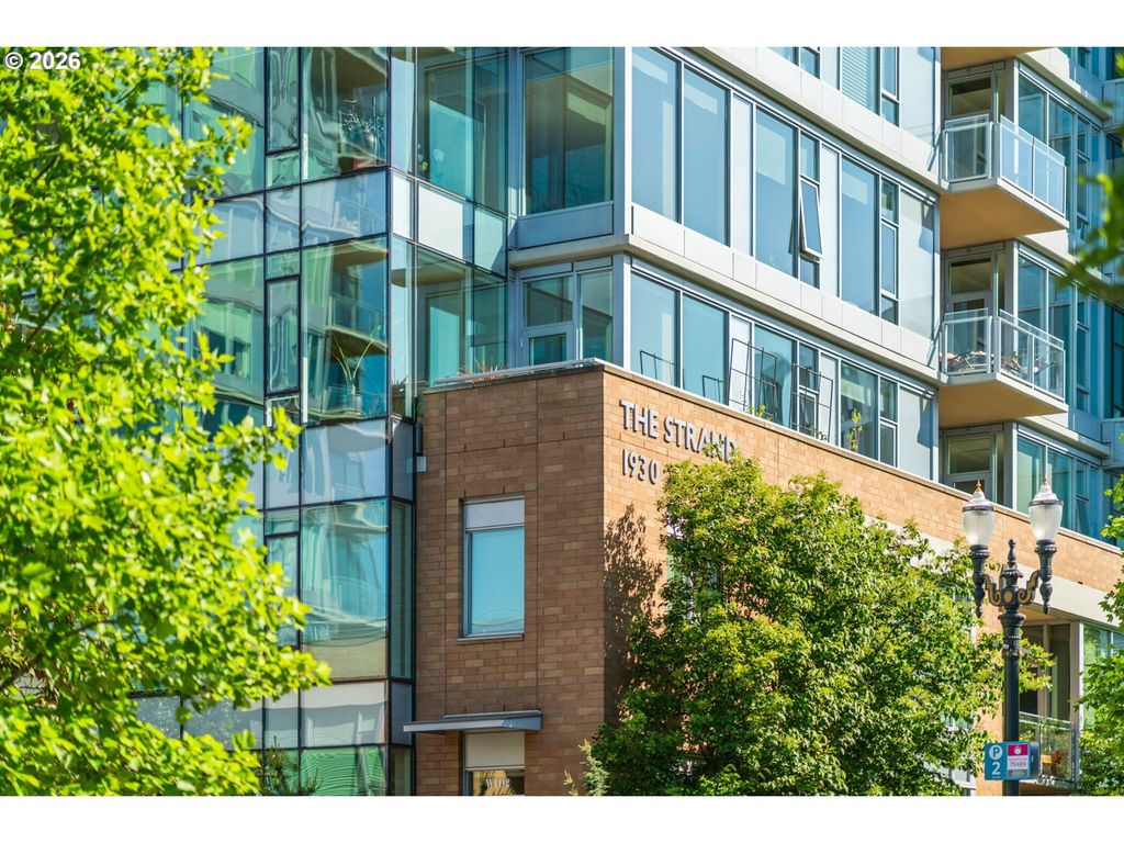 1930 S RIVER Dr 103, Portland, OR 97201