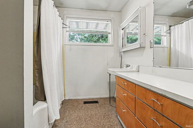 1733 Southwood Avenue, South Bend, IN 46615