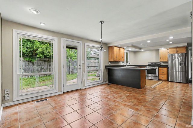 1733 Southwood Avenue, South Bend, IN 46615