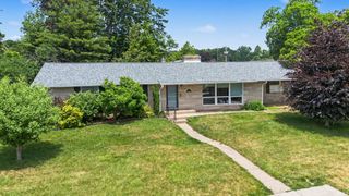 1733 Southwood Avenue, South Bend, IN 46615