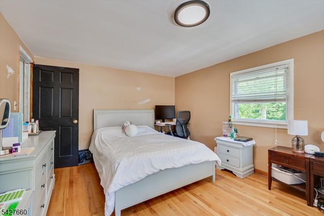 520 Oak St, Kenilworth Boro, NJ 07033