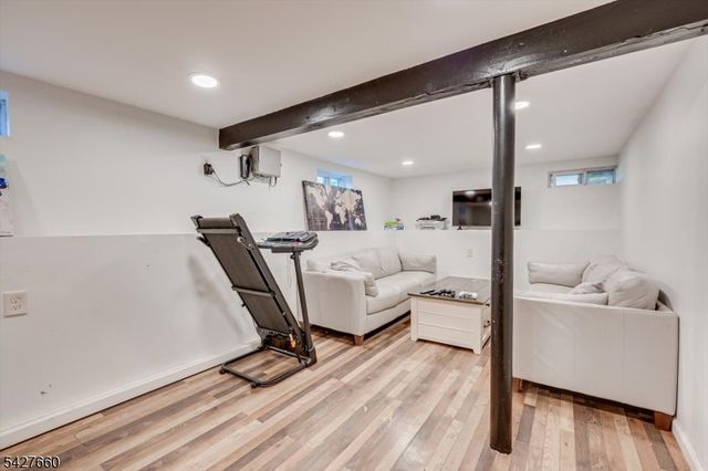 520 Oak St, Kenilworth Boro, NJ 07033