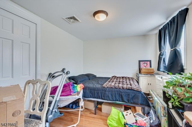 520 Oak St, Kenilworth Boro, NJ 07033