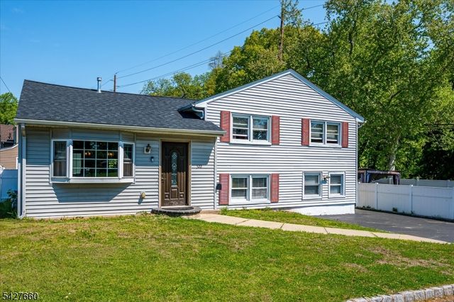 520 Oak St, Kenilworth Boro, NJ 07033