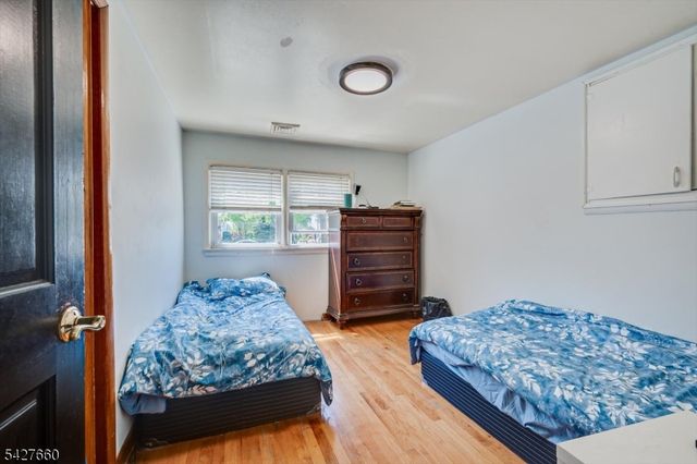 520 Oak St, Kenilworth Boro, NJ 07033
