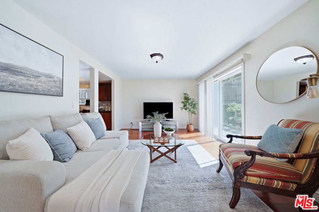 Image 27 of property listing at 4814 Ramsdell Avenue, La Crescenta, CA 91214