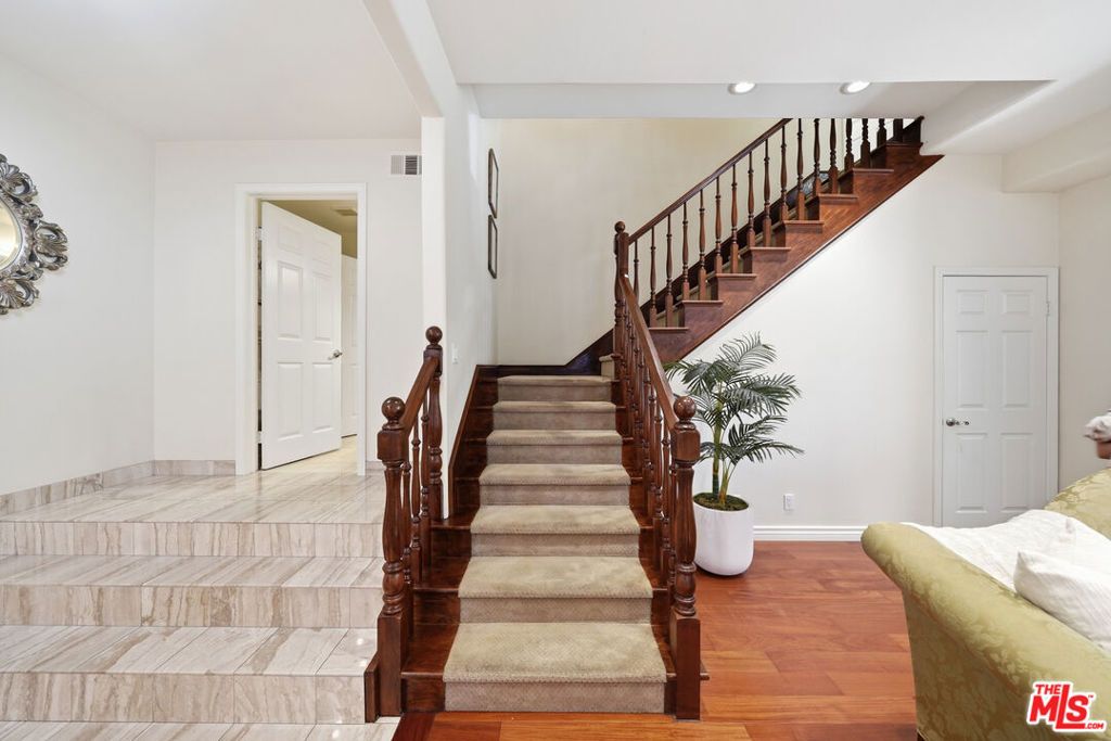 Image 28 of property listing at 4814 Ramsdell Avenue, La Crescenta, CA 91214
