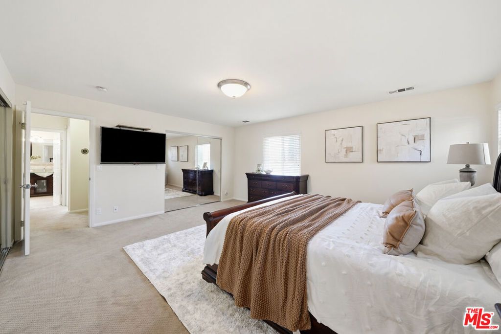 Image 32 of property listing at 4814 Ramsdell Avenue, La Crescenta, CA 91214