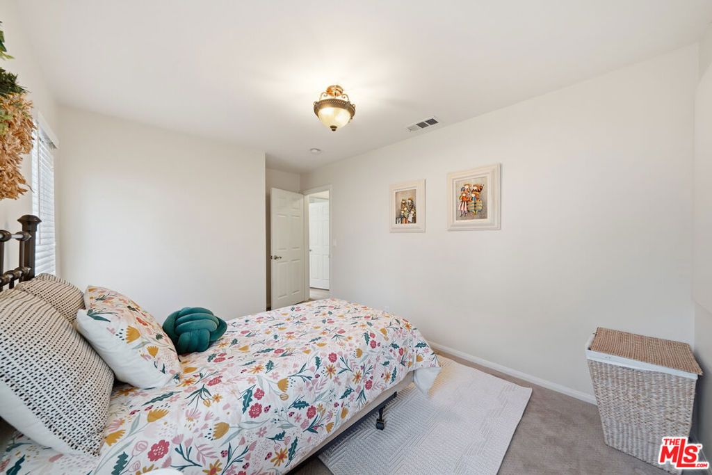 Image 43 of property listing at 4814 Ramsdell Avenue, La Crescenta, CA 91214
