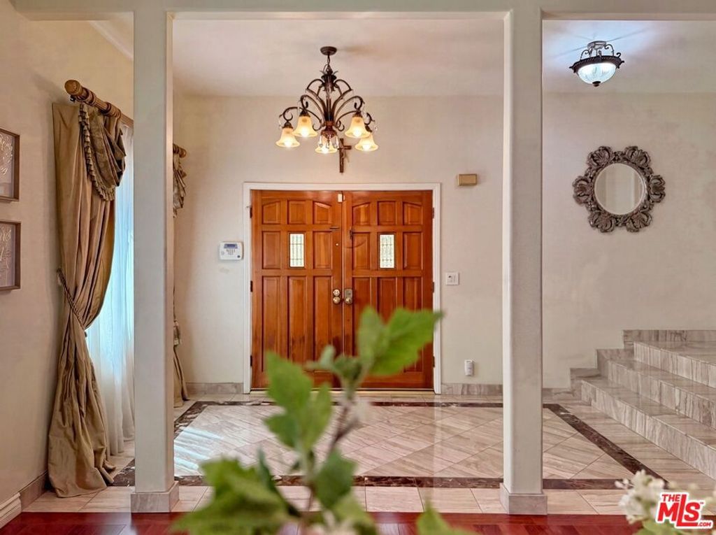 Image 9 of property listing at 4814 Ramsdell Avenue, La Crescenta, CA 91214