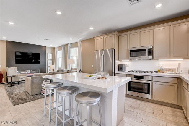 10668 Deibel Avenue, Las Vegas, NV 89166