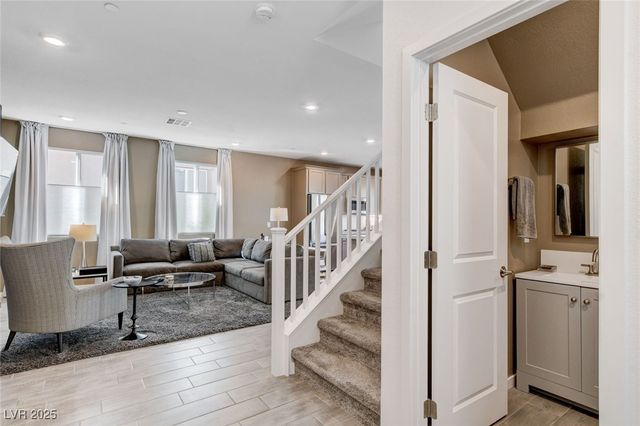 10668 Deibel Avenue, Las Vegas, NV 89166