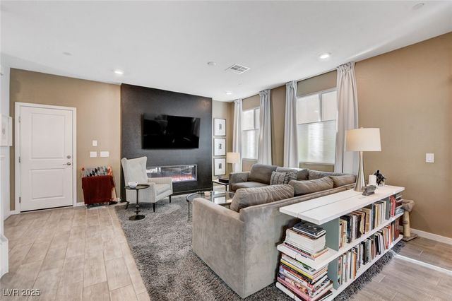 10668 Deibel Avenue, Las Vegas, NV 89166