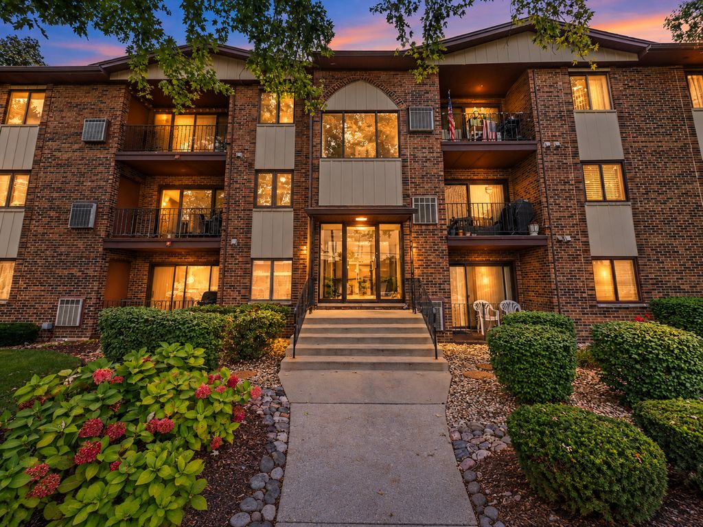 14033 S Laramie Avenue 420, Crestwood, IL 60418 — exterior