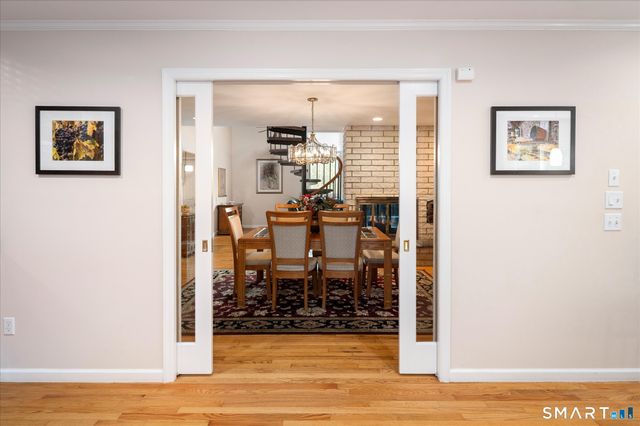 27 Nob Hill Lane, Stamford, CT 06903