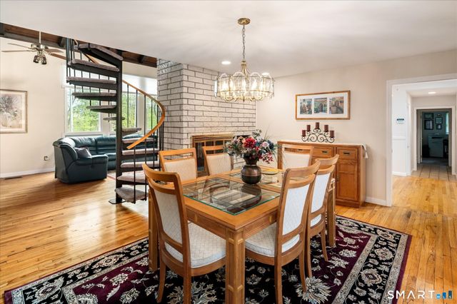 27 Nob Hill Lane, Stamford, CT 06903