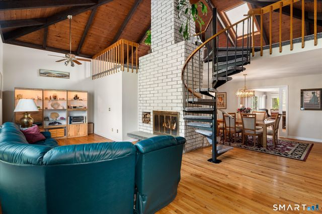 27 Nob Hill Lane, Stamford, CT 06903