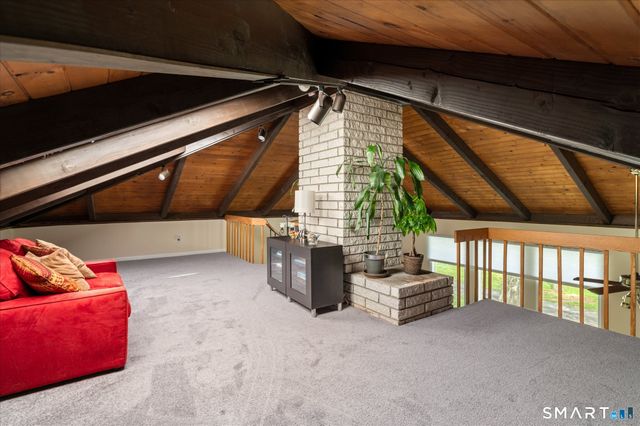 27 Nob Hill Lane, Stamford, CT 06903