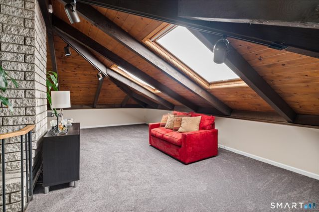 27 Nob Hill Lane, Stamford, CT 06903