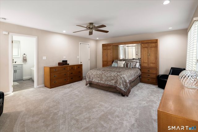 27 Nob Hill Lane, Stamford, CT 06903