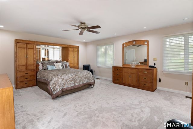 27 Nob Hill Lane, Stamford, CT 06903