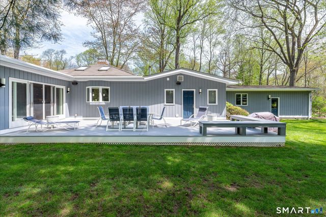 27 Nob Hill Lane, Stamford, CT 06903