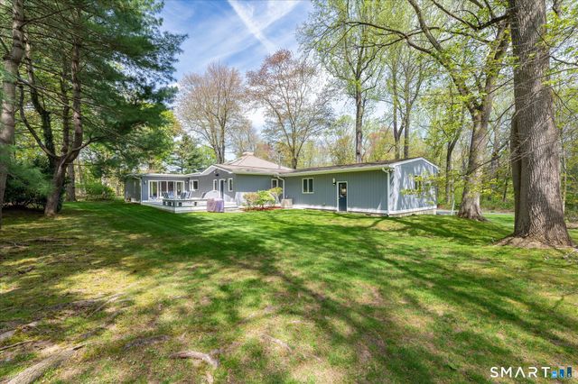 27 Nob Hill Lane, Stamford, CT 06903
