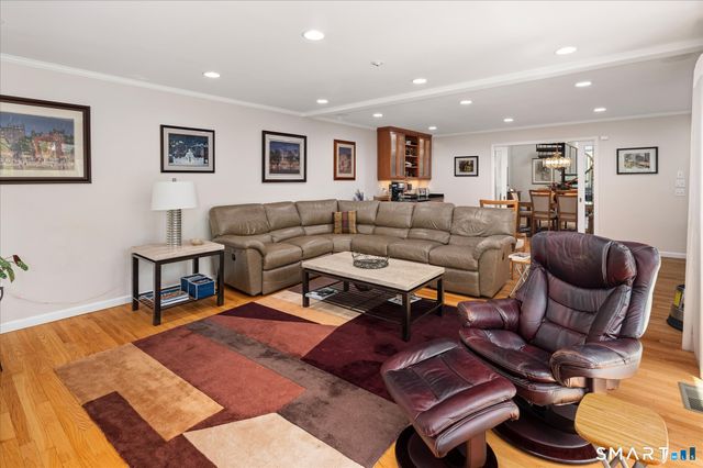 27 Nob Hill Lane, Stamford, CT 06903